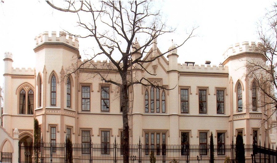 Окна Маркони - в английском стиле - Дворец Бржозовского